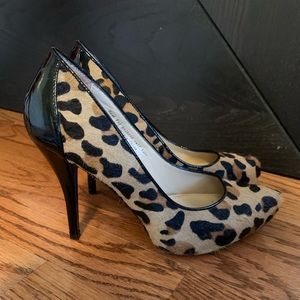 Classiques Entier leopard and patent pump